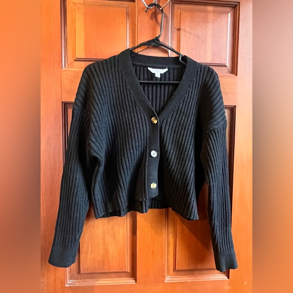 Black V-Neck Ribbed Button Up Cropped Sweater